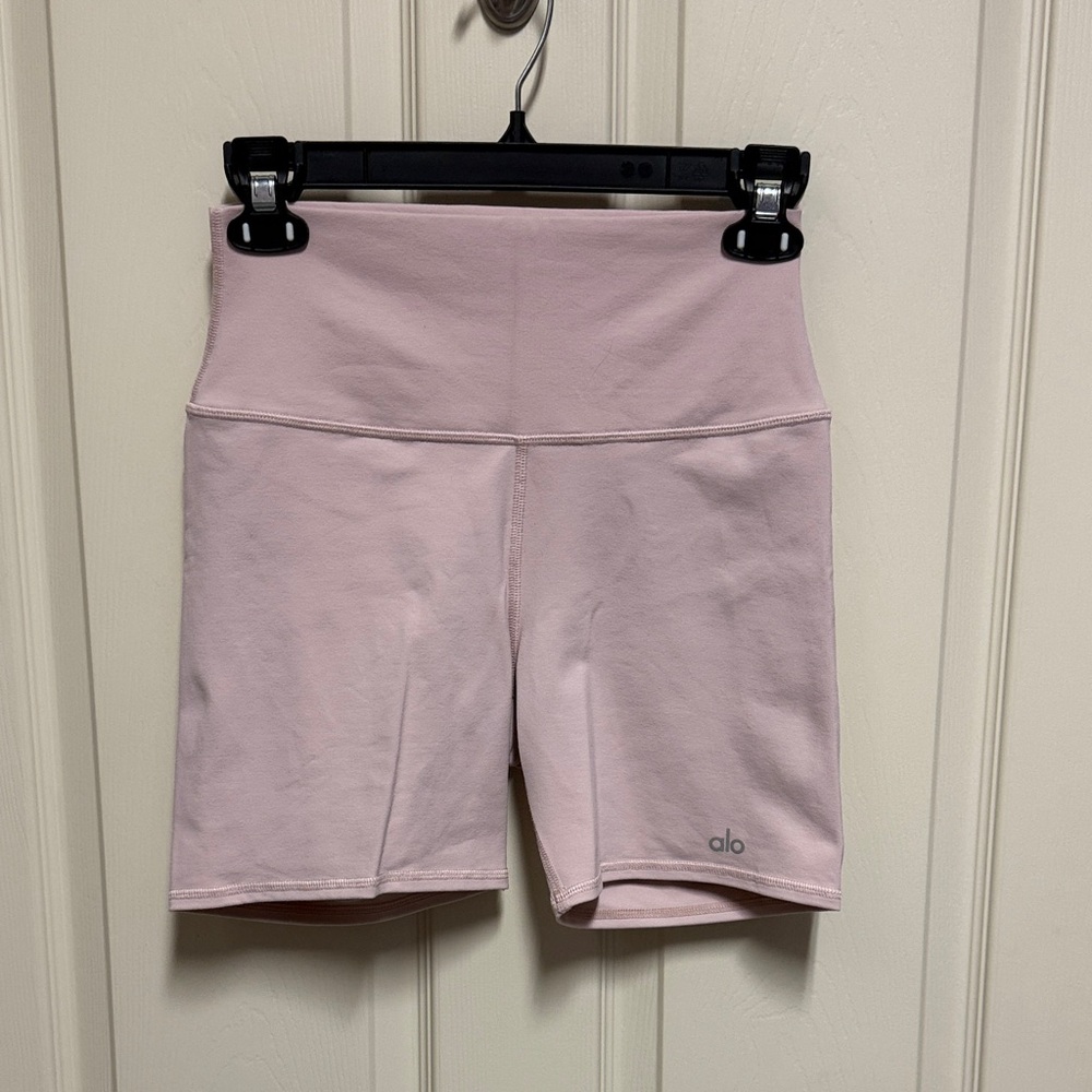 Alo Yoga Ballet Pink 5” Airbrush High-waist Biker Short - Picture 3 of 15
